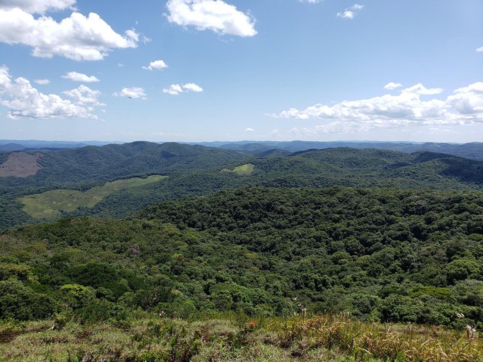 Vista panorâmica do Pico do Descalvado em Piedade, São Paulo